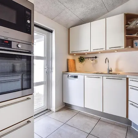Vakantiehuis In With Sauna *